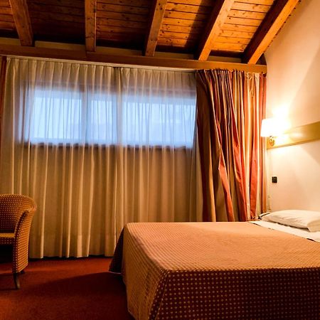Eurohotel Palace مانياغو المظهر الخارجي الصورة